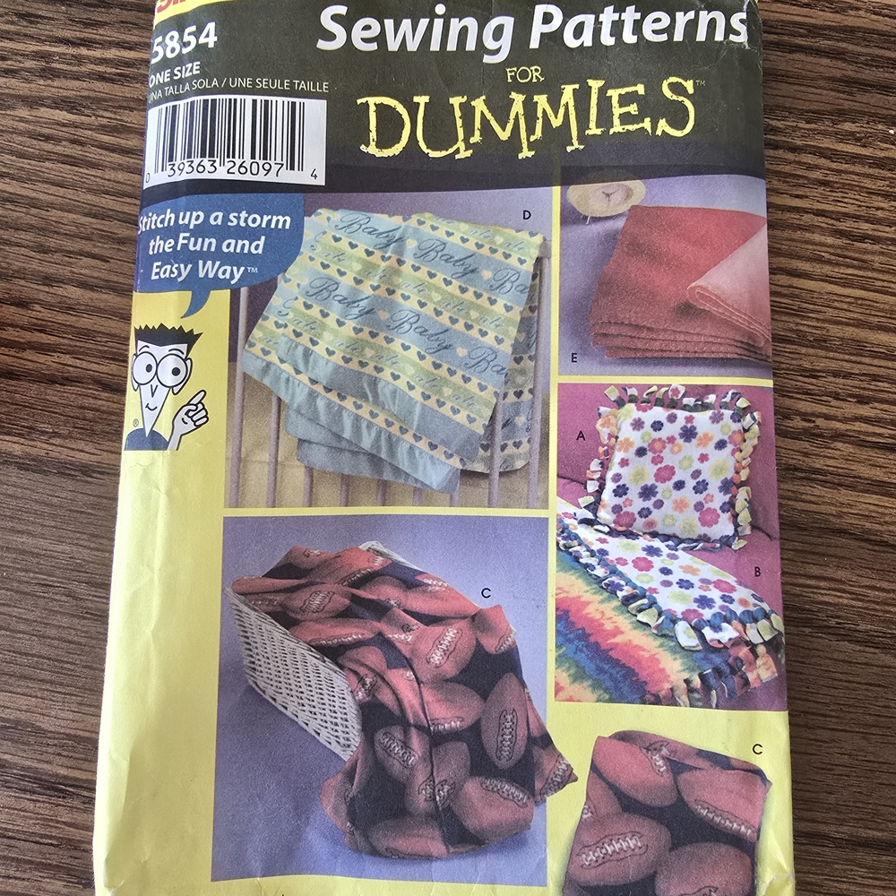 Simplicity 5854 Fleece Pillow and Throws Sewing for Dummies